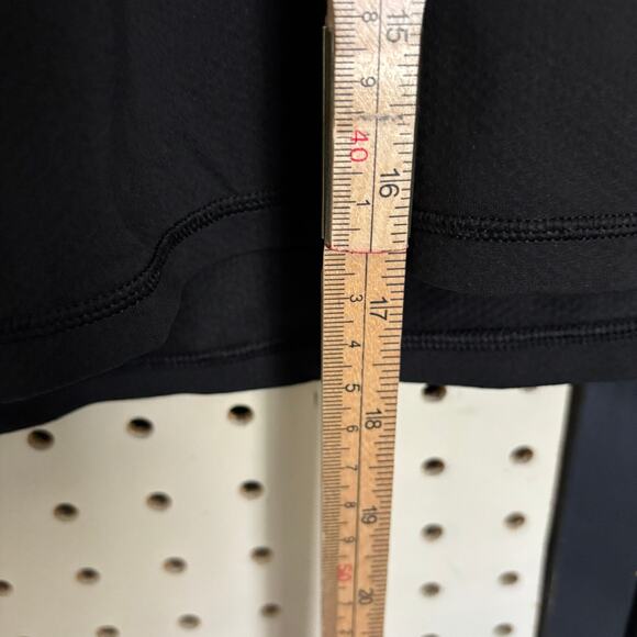 Lululemon Muscle Love Crop Tank *Tough Black-  8 - Picture 6 of 6